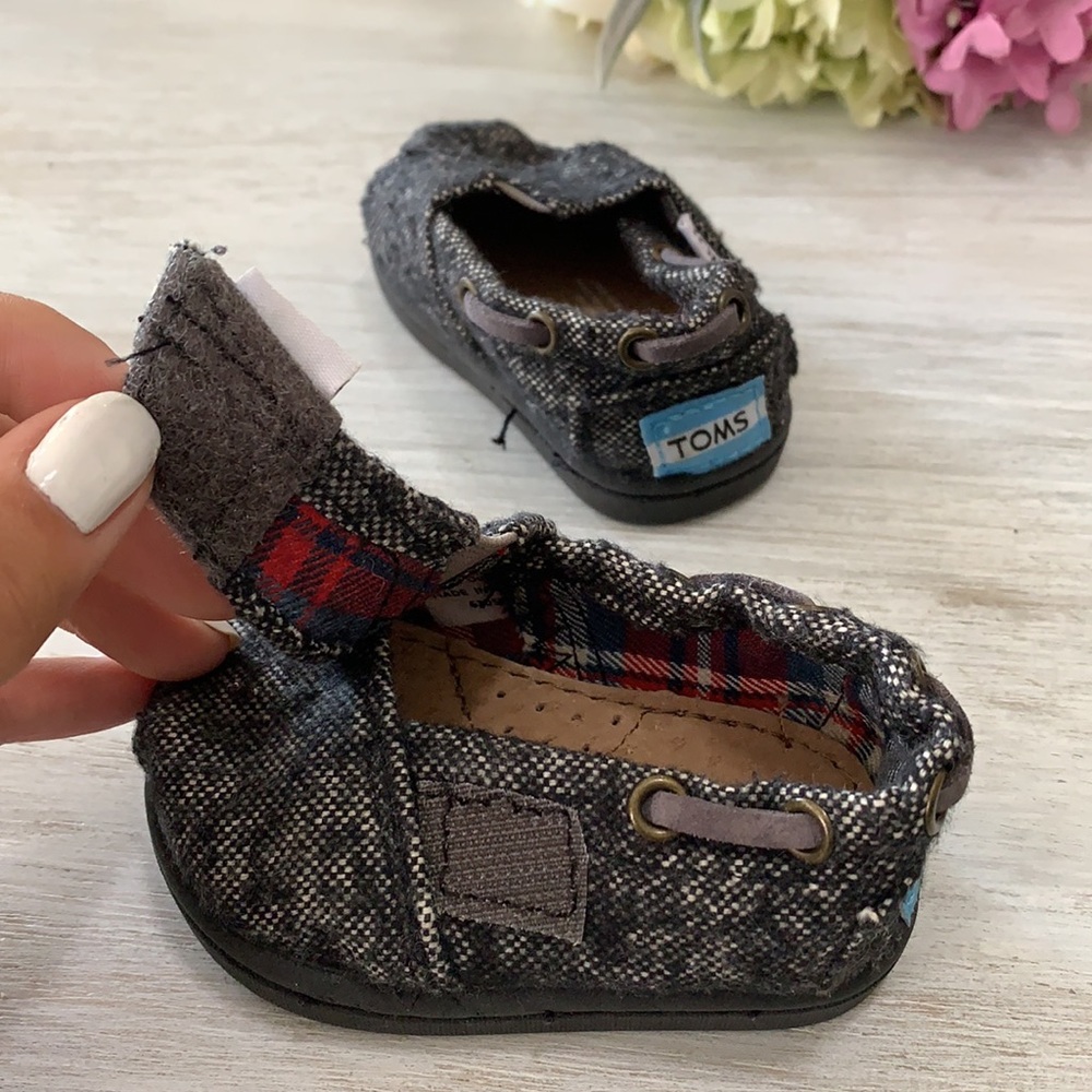 TOMS | Toddle One for One Gray Velcro Flats - Picture 7 of 7